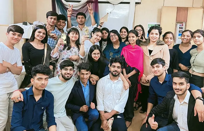 Students enjoy after-class party at Oxford School of Accounting